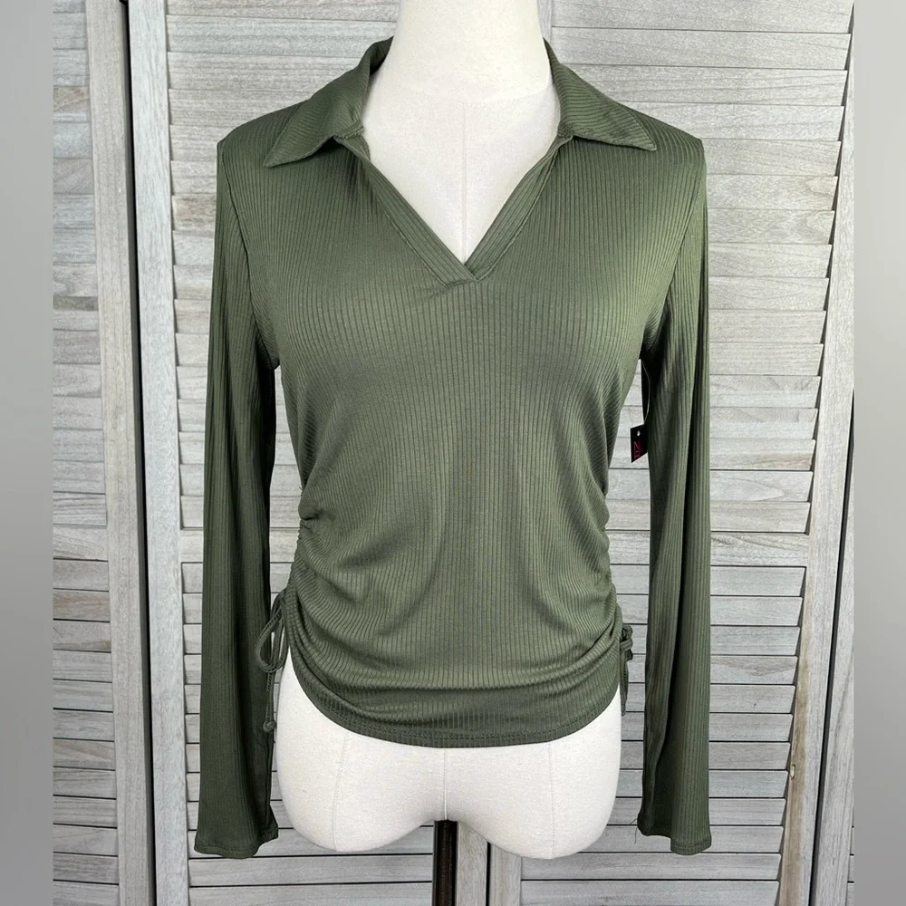 NO BOUNDARIES Stretchy Collared V Neck Long Sleeve Top w Side Ruching Olive-M - Picture 1 of 2